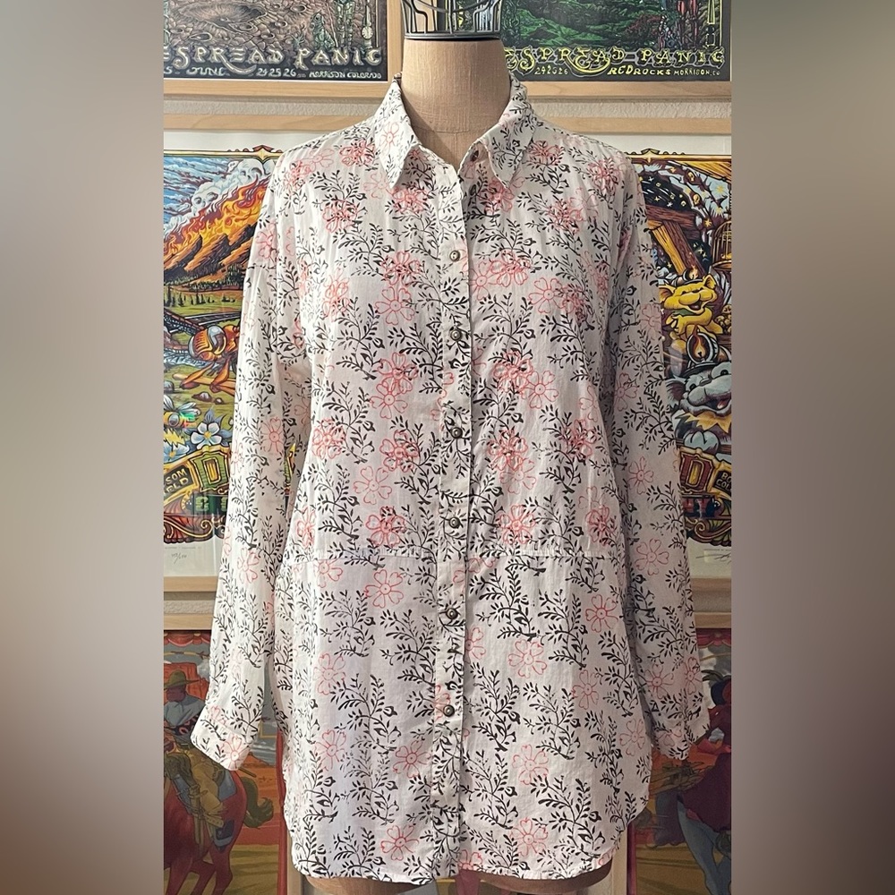 Anthropologie embroidered button front blouse size m/l